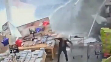 camera-catches-crazy-moment-when-the-roof-collapsed-in-a-bj’s-store-in-new-jersey-(video)