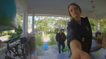 new-yorker-suing-ice-after-officers-went-to-his-home-to-warn-him-over-criticism-of-agency