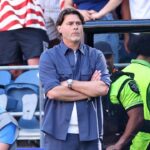 usa-coach-mauricio-pochettino-kicks-powerade-bottles-in-frustration-as-team’s-first-half-defense-looks-shaky