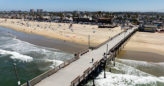 hundreds-arrested-after-fireworks-thrown-into-crowds-at-newport-beach-july-4-celebration