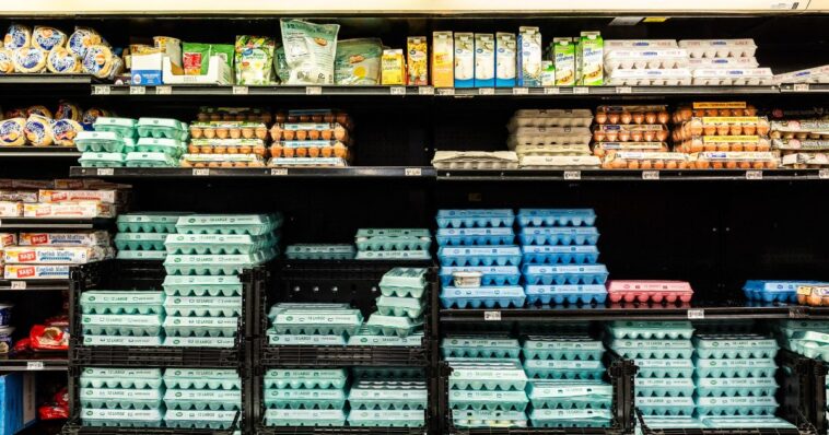 trump-announces-walmart-agreed-to-admin’s-request-to-drop-food-prices-–-beef,-fruit,-and-drinks-cut-by-up-to-50-percent