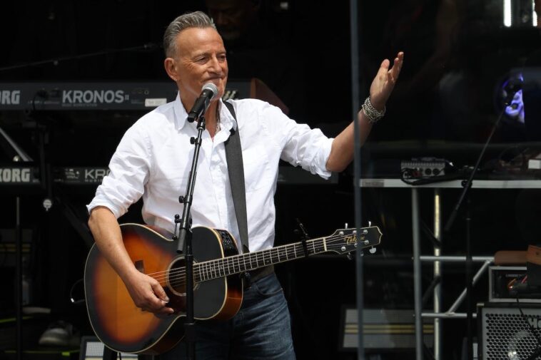 bruce-springsteen-doubles-down-on-trump-bashing,-calls-it-‘patriotic’