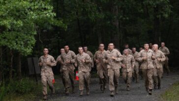 watch:-local-marines-lead-crowd-of-flag-carrying-civilians-on-run-through-central-park,-working-to-restore-patriotism