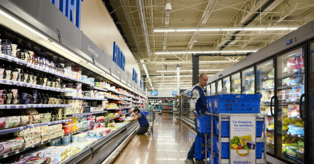 walmart-cuts-prices-on-thousands-of-summer-items,-drawing-trump’s-praise