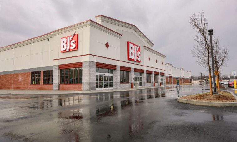 watch:-insane-moment-bj’s-ceiling-caves-in-on-shoppers