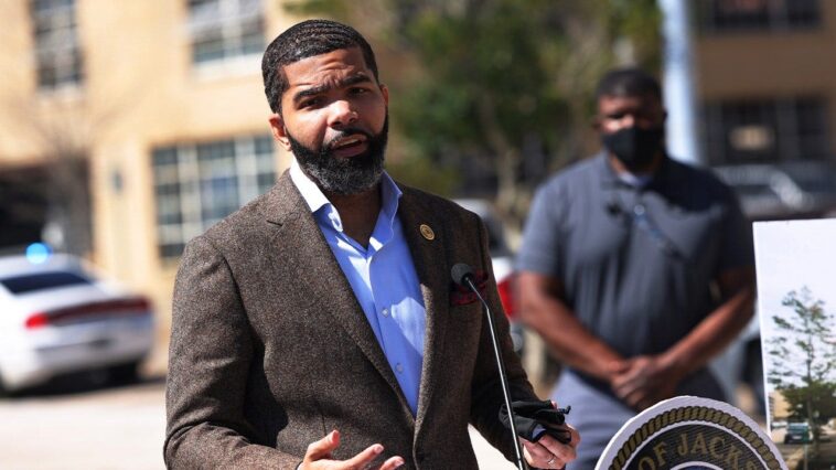former-democratic-mayor-of-state-capital-city-pleads-guilty-for-role-in-six-figure-real-estate-bribery-scheme