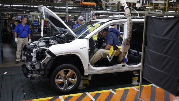 world’s-largest-automaker-is-making-a-major-manufacturing-shift-to-america
