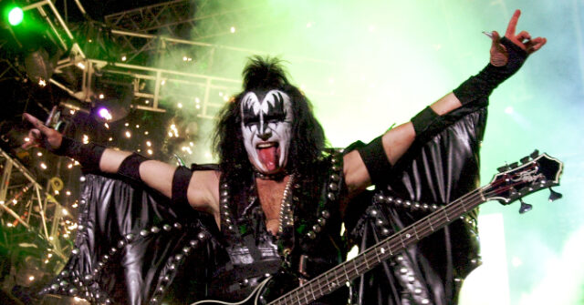 kiss-bassist-gene-simmons-praises-america,-blasts-illegal-border-crossings