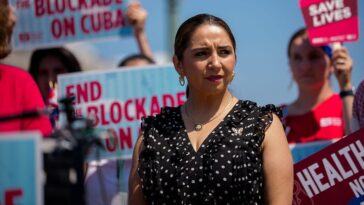 squad-member-calls-dhs-‘greatest-threat-to-our-safety’-after-ice-involved-shooting