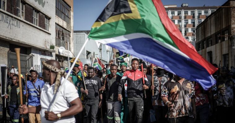 libs-horrified-as-south-african-blacks-brutally-beat,-evict-immigrants-invading-their-country