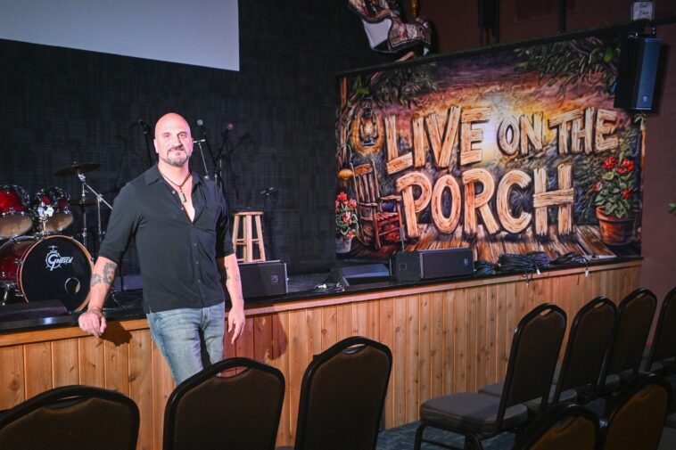 billy-joel-collaborator-opens-long-island-concert-hall-in-tribute-to-his-dog-as-piano-man-pauses-touring