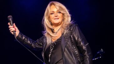 bonnie-tyler,-singer-of-chart-topping-hit-‘total-eclipse-of-the-heart,’-dead-at-75