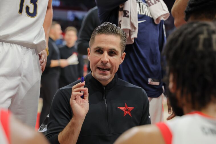 why-tj.-saint’s-knicks-summer-league-coaching-stint-may-be-a-gateway-to-a-bigger-role