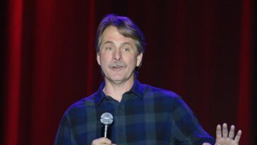 jeff-foxworthy-says-hollywood-has-not-understood-regular-americans-in-a-‘long,-long-time’