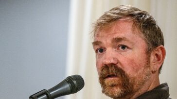 new-video-shows-disgraced-graham-platner-doing-house-chores-after-campaign-imploded