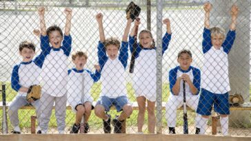 little-league-team-excited-for-chubby-kid’s-family-to-bring-the-snacks