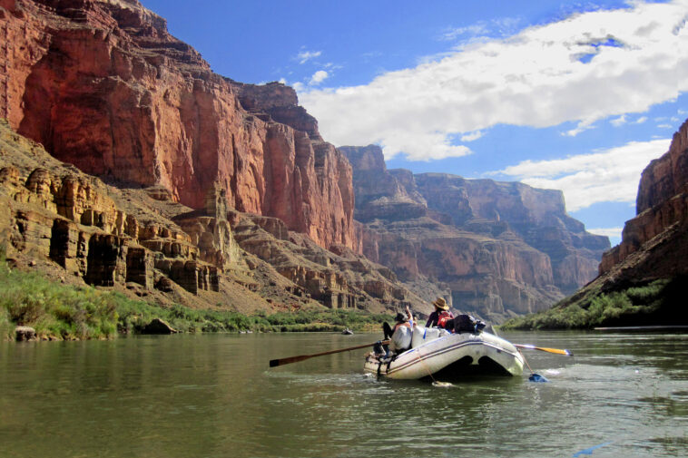 mystery-illness-afflicting-grand-canyon-white-water-rafters-sparks-national-park-service-probe