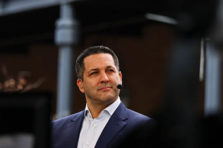 espn,-adam-schefter-closing-in-on-long-term-contract-extension