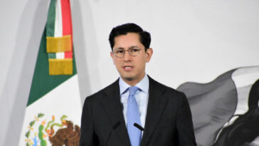 mexico’s-top-diplomat-announces-legal-actions-against-ice,-detention-centers-over-migrant-deaths