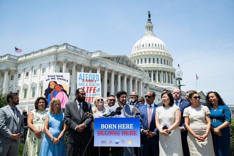 trump-refuses-to-let-birthright-citizenship-fight-end