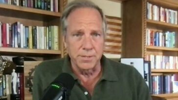 mike-rowe-sues-discovery-for-$2-million-in-‘deadliest-catch’-dispute
