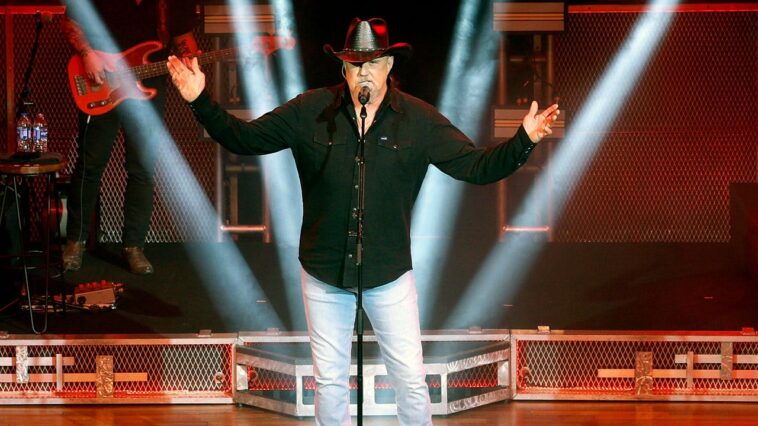 trace-adkins-premieres-patriotic-song-as-‘chicago’-says-fifa-guests-prove-american-greatness