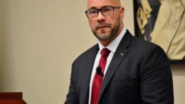 ‘this-is-about-america-and-the-american-people’:-republican-hopes-to-flip-deep-blue-district-in-virginia-–-can-he-do-it?