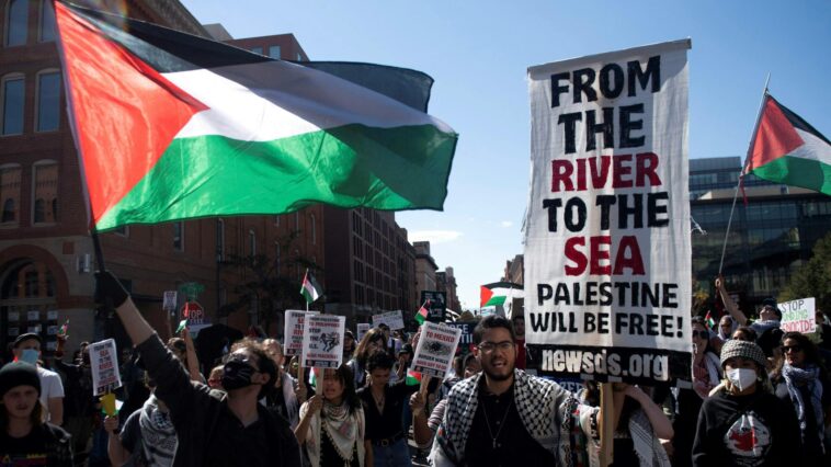 shock-poll:-nearly-half-of-american-muslims-have-positive-view-of-hamas