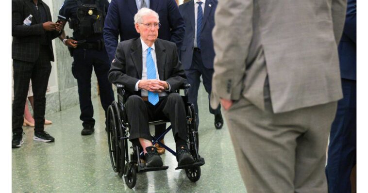 video-emerges-showing-mitch-mcconnell-taken-to-hospital-after-cardiac-arrest-–-report