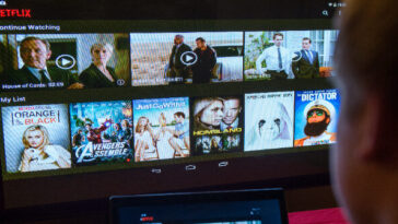 netflix-considering-live-tv-to-retain-dwindling-viewership
