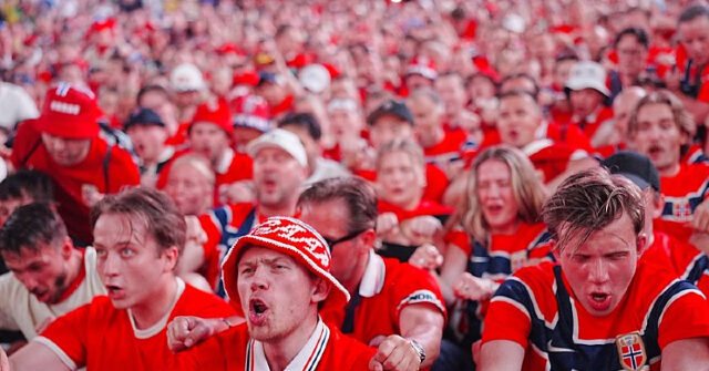 ‘i-will-not-row’:-norwegian-world-cup-fan-refuses-to-partake-in-row-celebration-because-‘vikings-sailed’