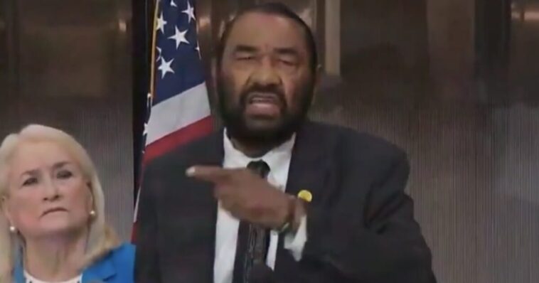 watch:-crazed-democrat-al-green-defends-illegal-alien-who-tried-to-ram-ice-agents,-says-americans-have-an-“obligation”-to-give-illegals-protection-under-the-constitution