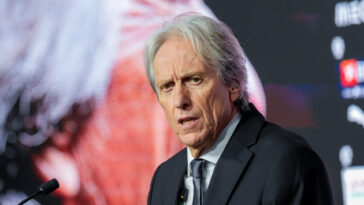 portugal-hires-new-coach-jorge-jesus,-who-plans-to-discuss-ronaldo’s-future
