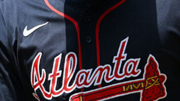 braves-announcer-goes-viral-for-compliment-gone-terribly-wrong