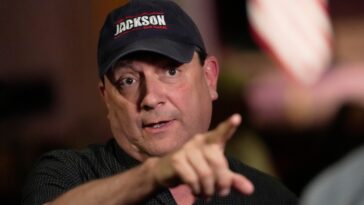 new-bernie-sanders-backed-darling-to-replace-graham-platner-has-surprising-conservative-past