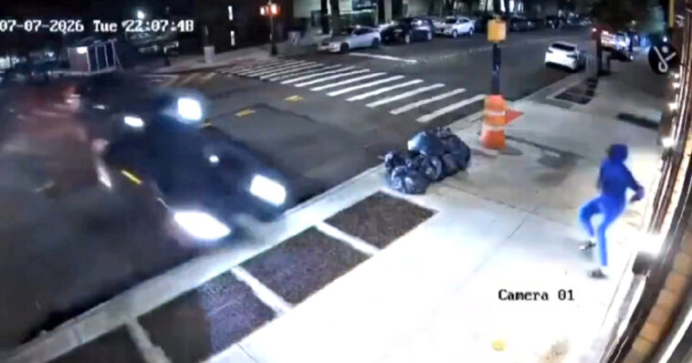 shock-video:-road-rage-drivers-smash-into-nyc-building,-pedestrian-barely-escapes-with-his-life