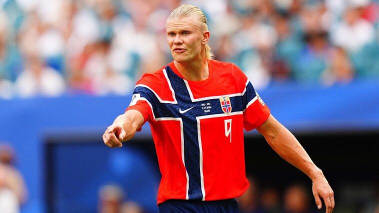 social-media-was-not-impressed-by-norway-subbing-off-erling-haaland-with-their-world-cup-on-the-line