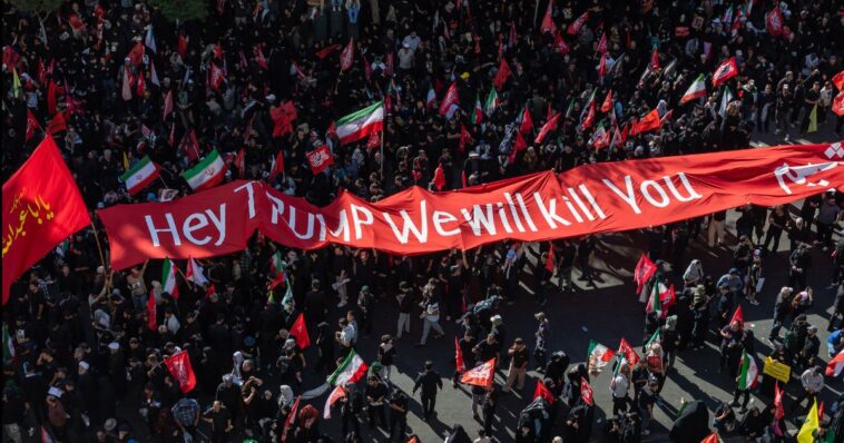huckabee:-banner-at-supreme-leader’s-funeral-exposes-the-real-iran