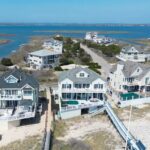 hamptons-home-prices-surge-to-record-highs-thanks-to-wall-street-and-shrinking-supply:-‘no-end-in-sight’