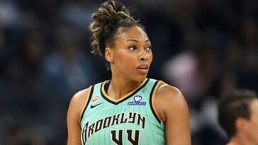 flying-sneaker-gets-liberty-star-ejected-in-bizarre-finish-that-leaves-wnba-fans-in-disbelief