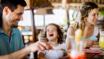 restaurant-owner-says-dining-room-is-‘not-a-playground’-as-etiquette-experts-weigh-in-on-viral-debate