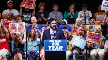 what-kind-of-person-do-the-democratic-socialists-of-america-attract?-viral-photos-show-you-exactly-the-type