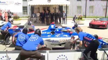 indycar-crew-wows-president-trump-with-6-second-pit-stop-outside-white-house-(video)