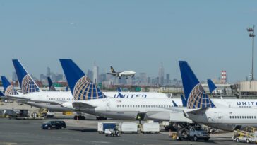 united-passenger-says-crew-ordered-him-to-change-controversial-t-shirt-before-he-could-travel