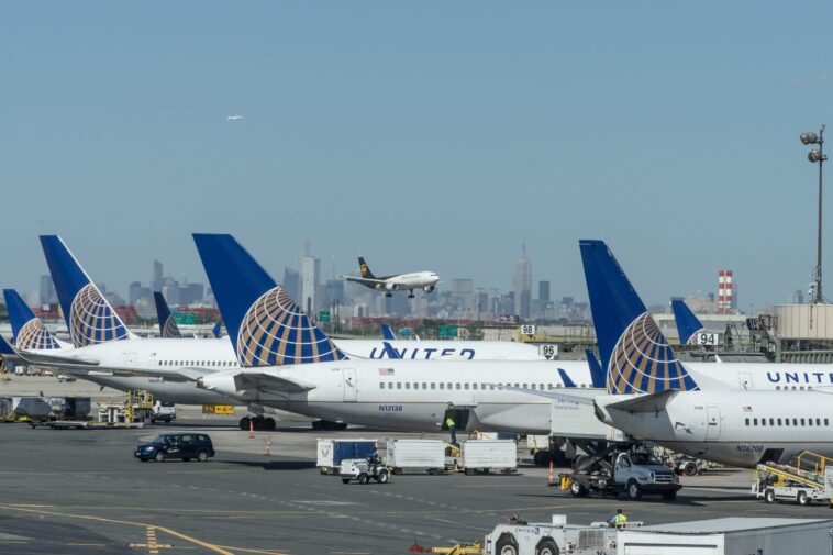 united-passenger-says-crew-ordered-him-to-change-controversial-t-shirt-before-he-could-travel