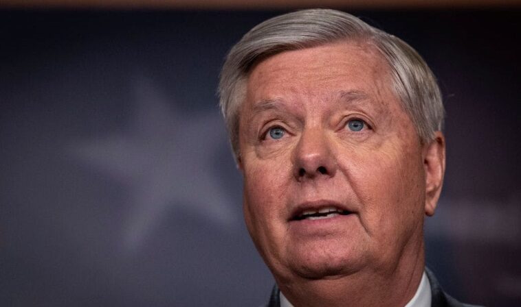 lindsey-graham’s-desk-in-the-senate:-empty,-save-for-one-item