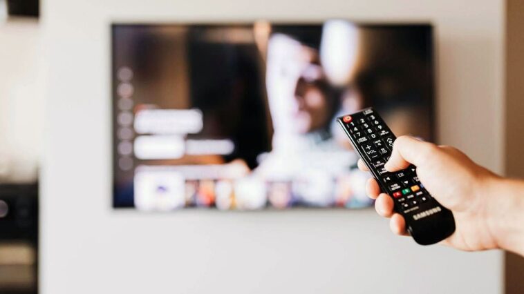 before-you-connect-another-smart-tv,-tablet-or-phone,-lock-it-down
