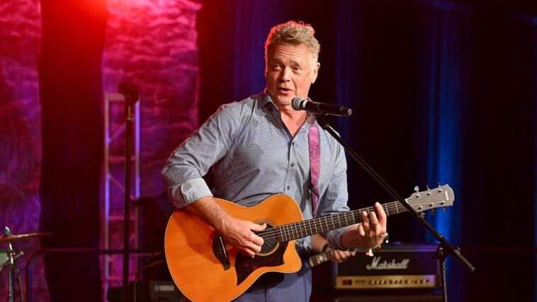 john-schneider-blasts-claims-the-american-flag-is-a-‘divisive-symbol’:-‘these-people-are-out-of-their-minds’