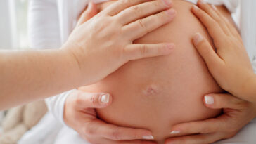 couple-sues-surrogate-who-refused-to-abort-their-baby-over-a-minor-birth-defect