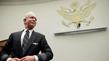 ‘miracle-on-the-hudson’-hero-captain-‘sully’-sullenberger-reveals-alzheimer’s-diagnosis